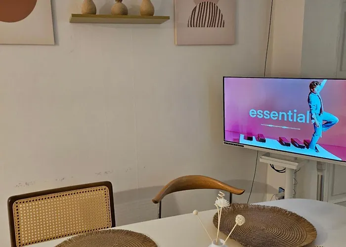 명동 침실3 욕실2개 계단없음 1층 가족 아이 성신여대입구역 5분 7박이상 픽업무료 Apartment Seoul