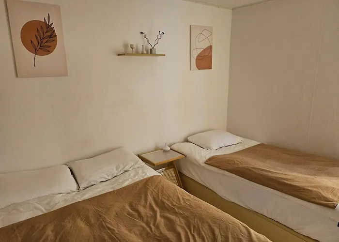 Apartment 명동 침실3 욕실2개 계단없음 1층 가족 아이 성신여대입구역 5분 7박이상 픽업무료